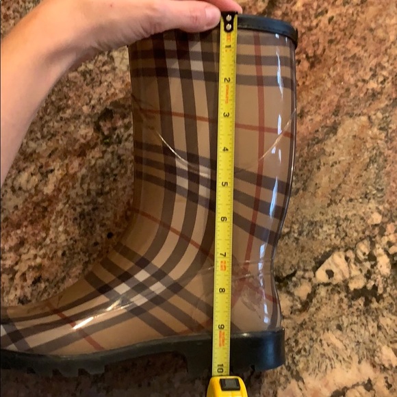 Burberry rain boots - Picture 5 of 8